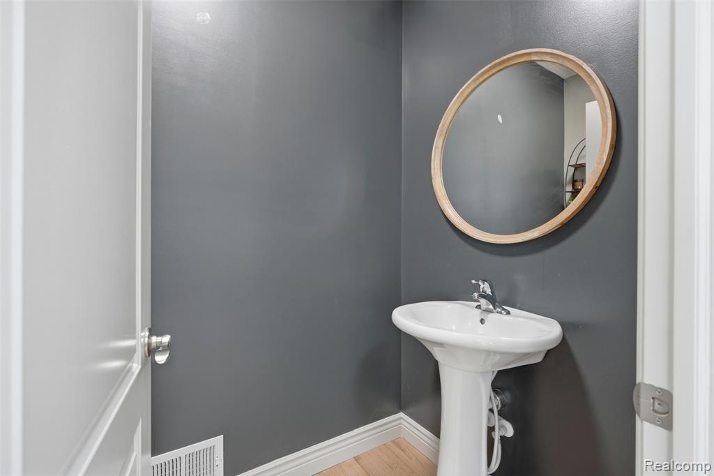 858 Reagan Street, Canton, MI 48188 — Photo 12