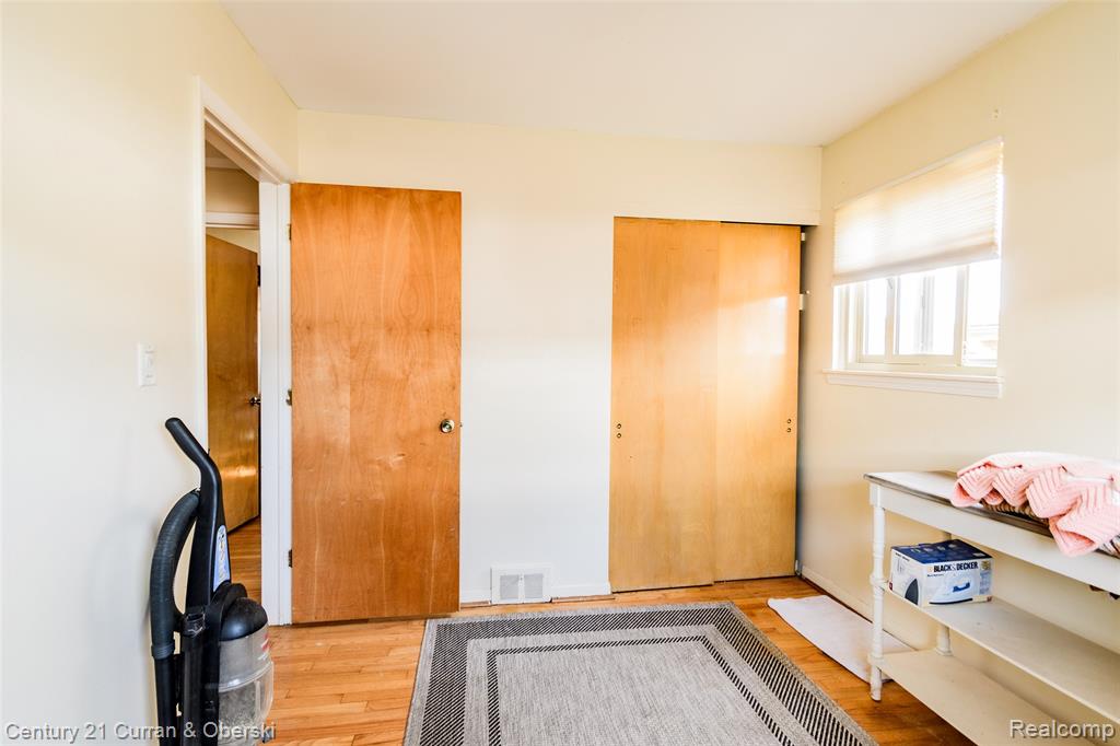 4028 Clippert Street, Dearborn Heights, MI 48125 — Photo 18