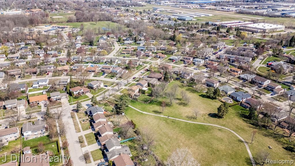 42807 SAXONY Road, Canton, MI 48187 — Photo 10