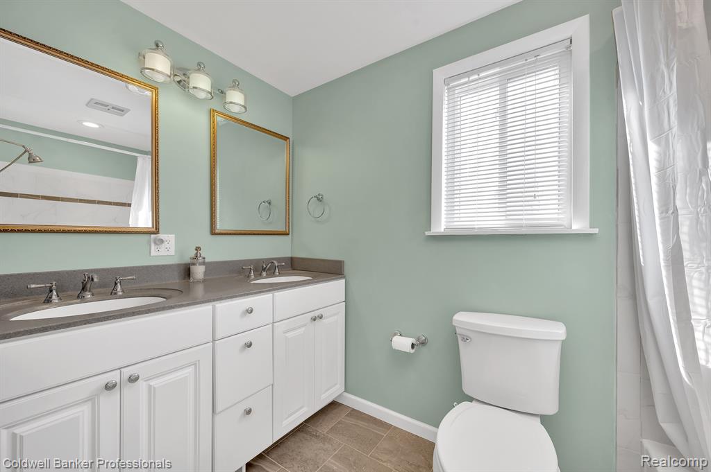 666 OXFORD OAKS Lane, 16-D, Oxford, MI 48371 — Photo 16