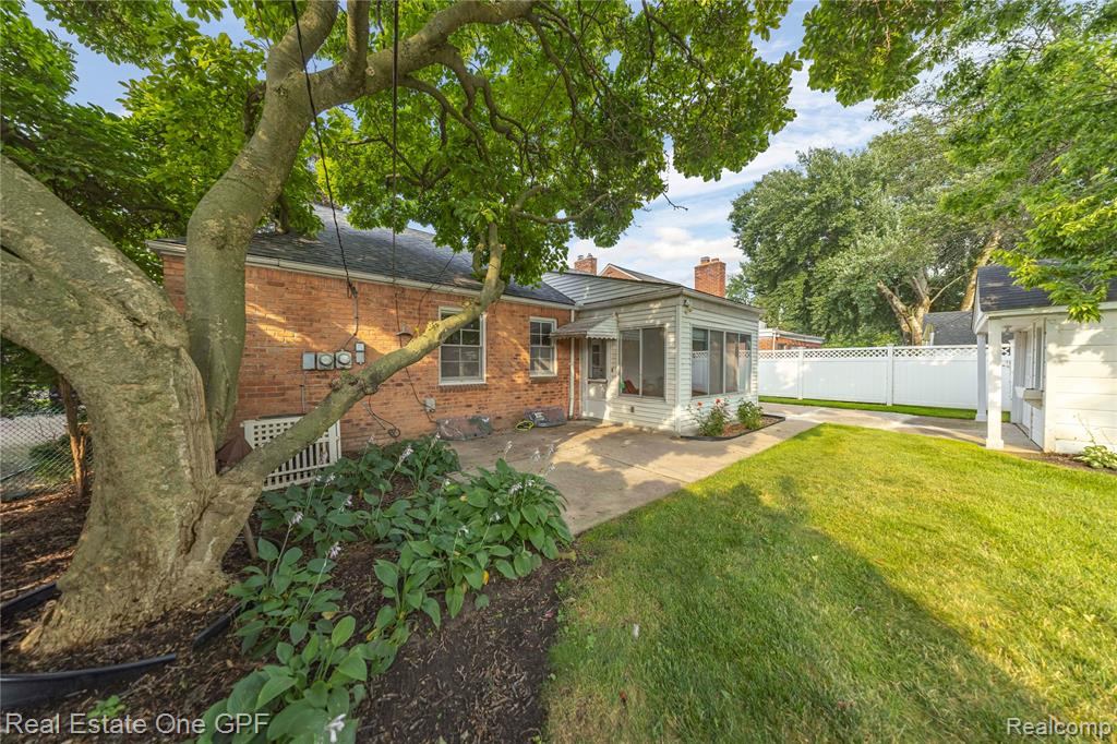 438 Colonial Court, Grosse Pointe Farms, MI 48236 — Photo 37
