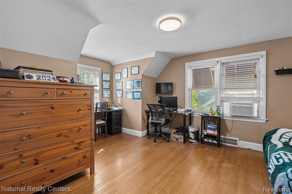 10834 Talbot Avenue, Huntington Woods, MI — Photo 19