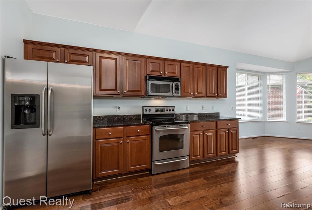 49807 Sable Creek Drive, Macomb, MI 48042 — Photo 14