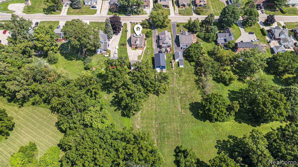 8238 Clinton River Road, Sterling Heights, MI 48314 — Photo 31