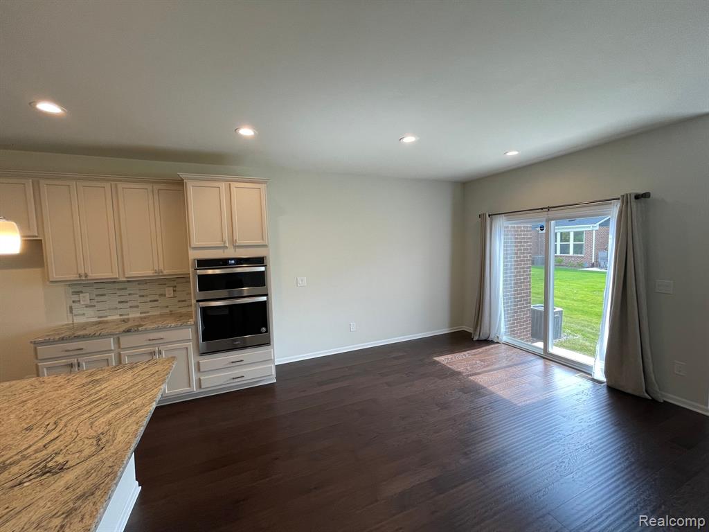 43545 PROSPECT, Novi, MI — Photo 13