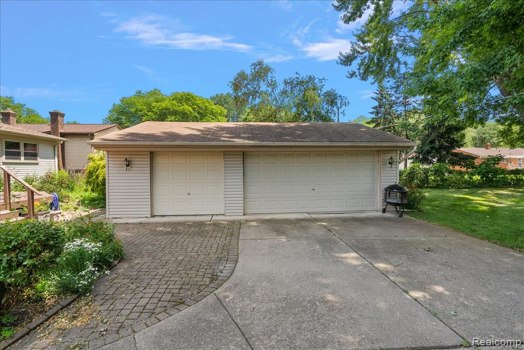 5242 Mansfield Avenue, Sterling Heights, MI 48310 — Photo 35