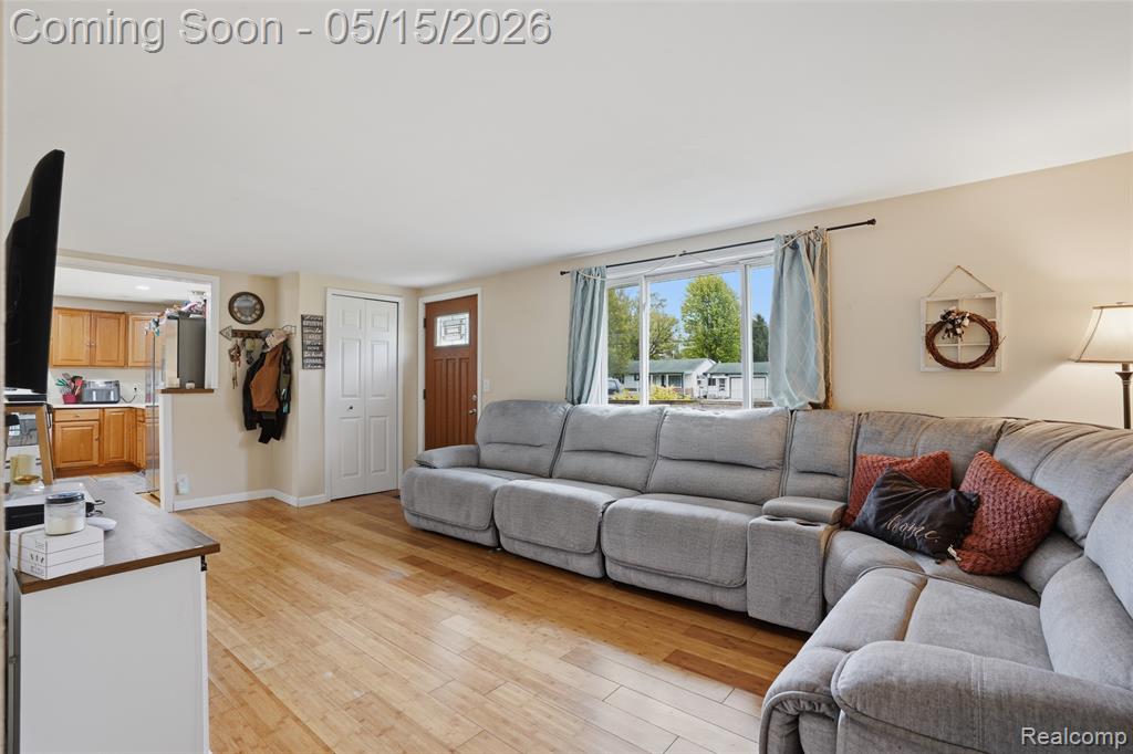 6141 Sandy Lane N, Burton, MI 48519 — Photo 10