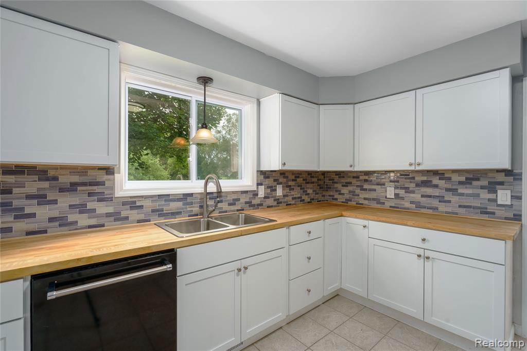 4566 Clyde Road, Howell, MI 48855 — Photo 31