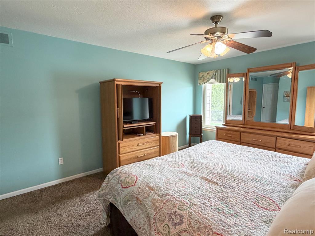 23601 Oakleigh Avenue, Woodhaven, MI 48183 — Photo 19