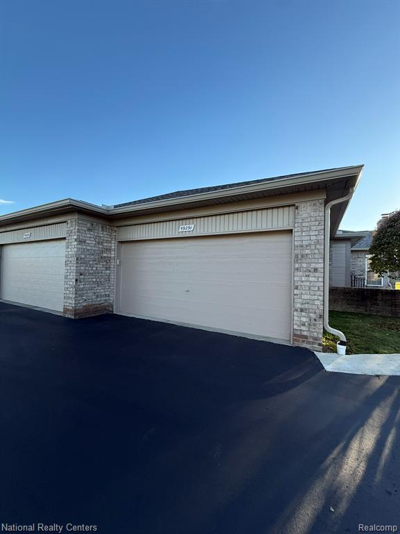 59291 Royal Oak Court, Washington, MI — Photo 2
