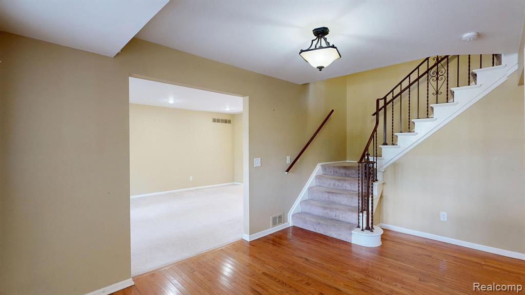 4185 Pinehurst Court, West Bloomfield, MI — Photo 26