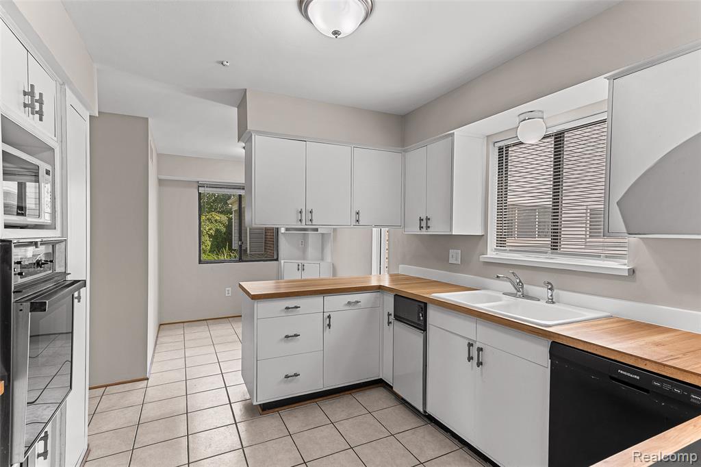 5317 Fairway Lane, West Bloomfield, MI 48323 — Photo 5