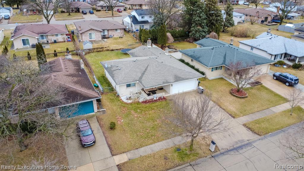 39654 EDGEMONT Drive, Sterling Heights, MI 48310 — Photo 39