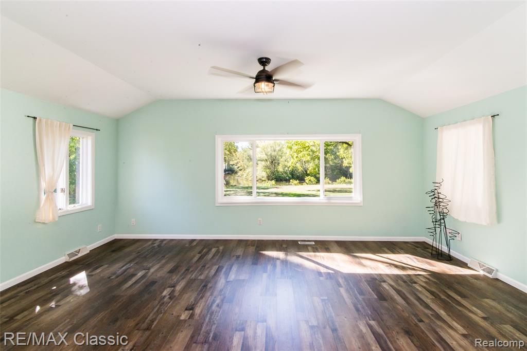 590 Bogie Lake Road, White Lake, MI 48383 — Photo 11