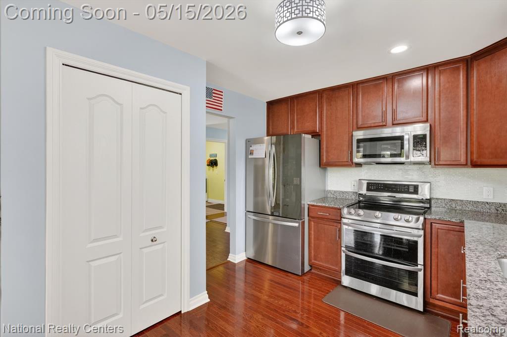 28657 Oakmonte Circle W, New Hudson, MI 48165 — Photo 11
