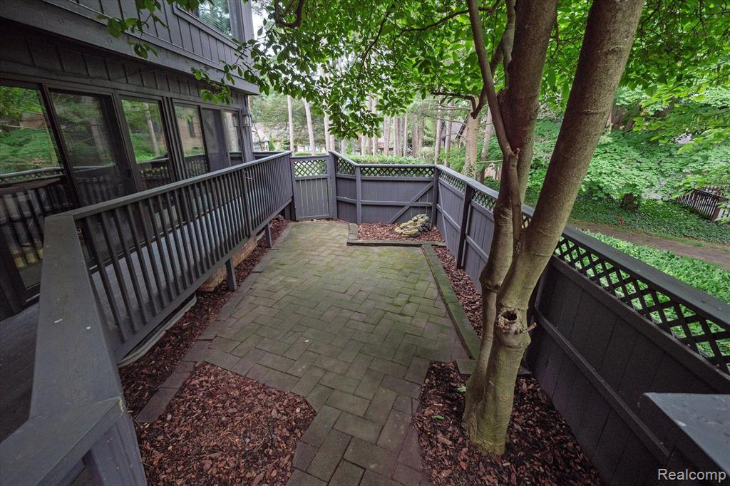 1892 Pine Ridge Lane, Bloomfield Hills, MI 48302 — Photo 47