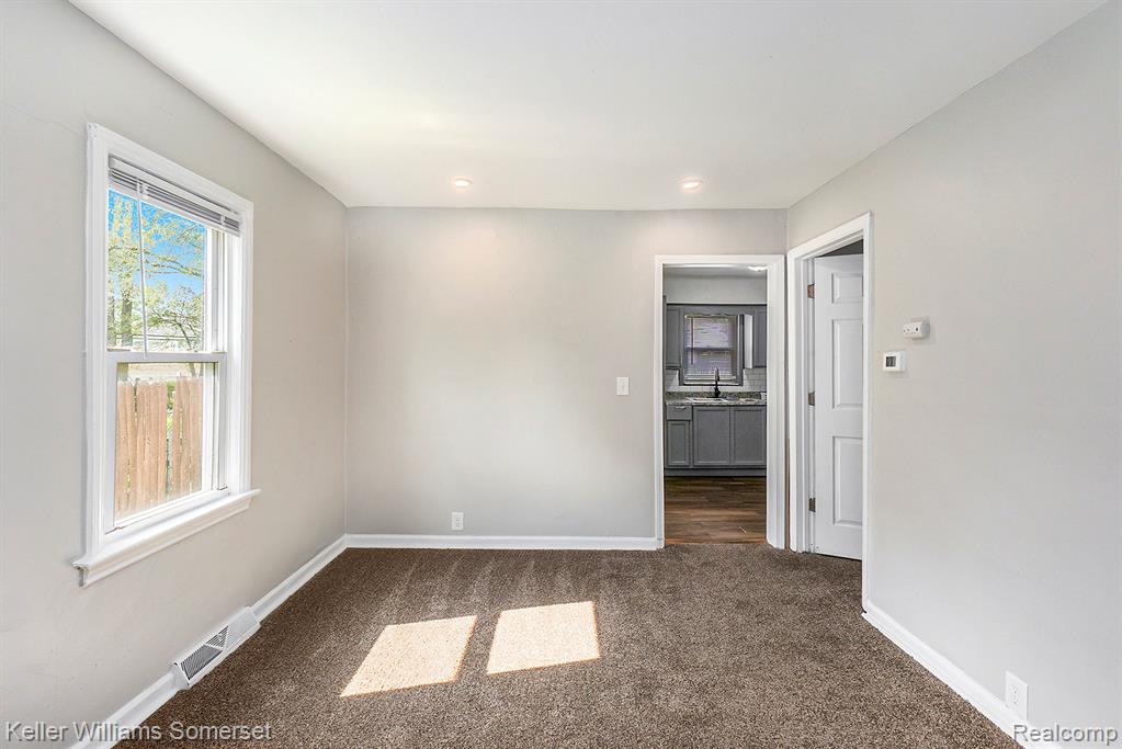 8427 Timken Avenue, Warren, MI 48089 — Photo 7