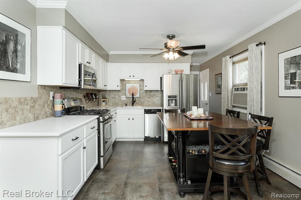 495 GLENN Court, Lake Orion, MI 48362 — Photo 8