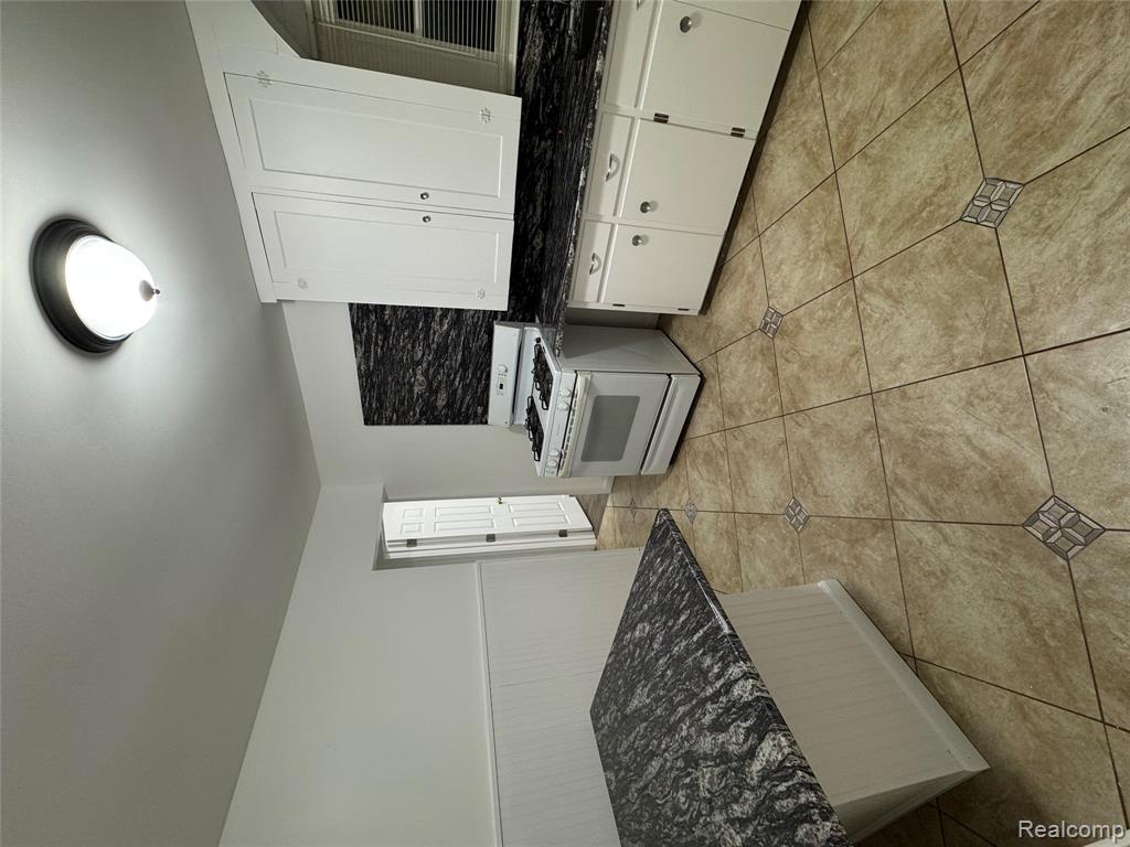 785 Kenilworth Avenue, Pontiac, MI 48340 — Photo 6
