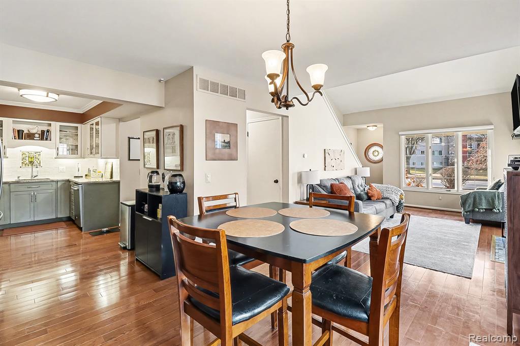607 S Crooks Road, Clawson, MI — Photo 9