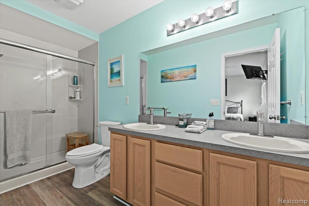 7928 MEADOW Drive, Waterford, MI 48329 — Photo 22