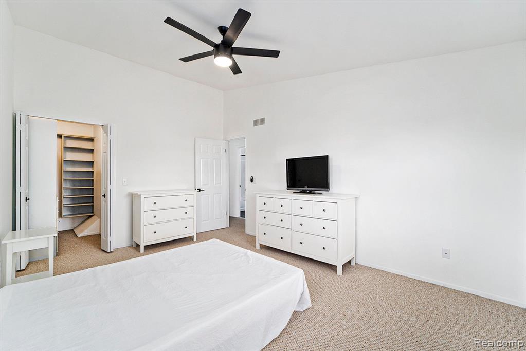 30979 COUNTRY, 163, Farmington Hills, MI 48331 — Photo 13