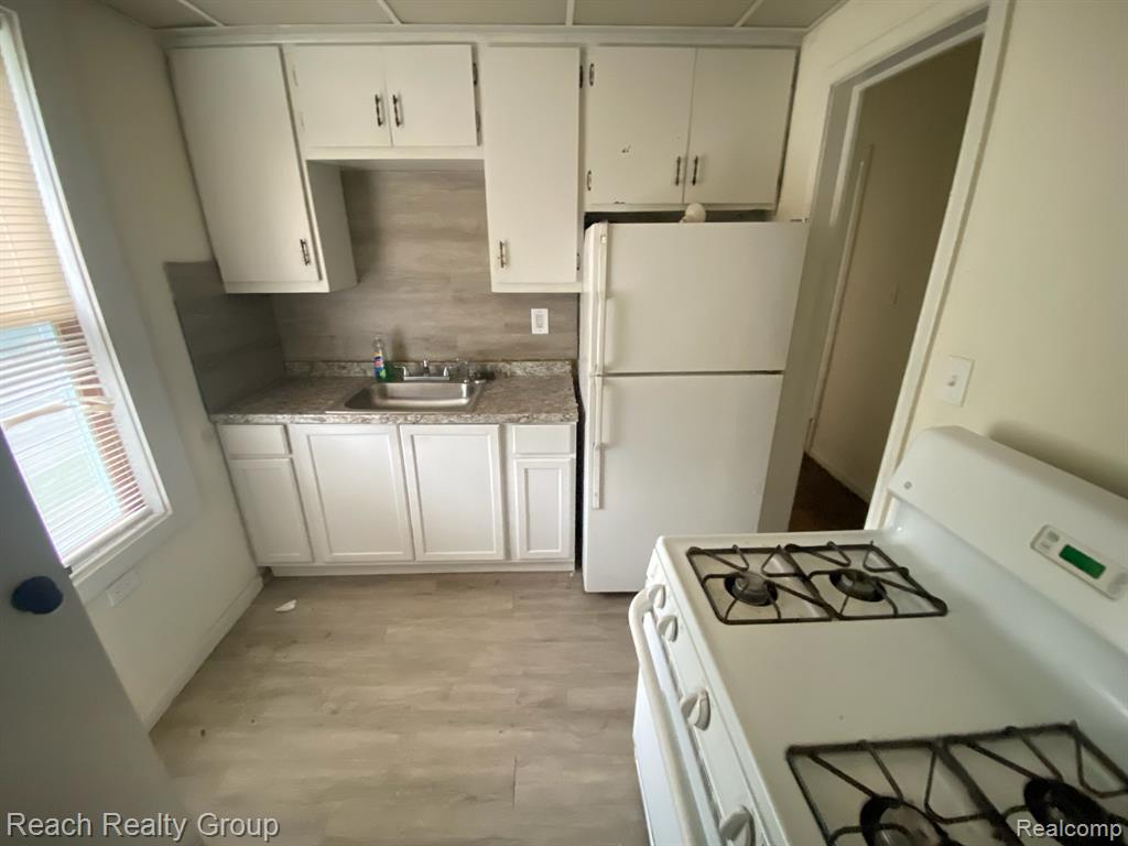 8316 Brace Street, Detroit, MI 48228 — Photo 7