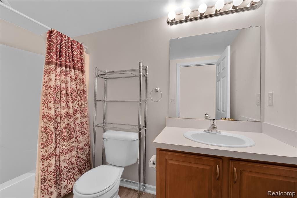 23778 ASHLEY Drive, Flat Rock, MI 48134 — Photo 24