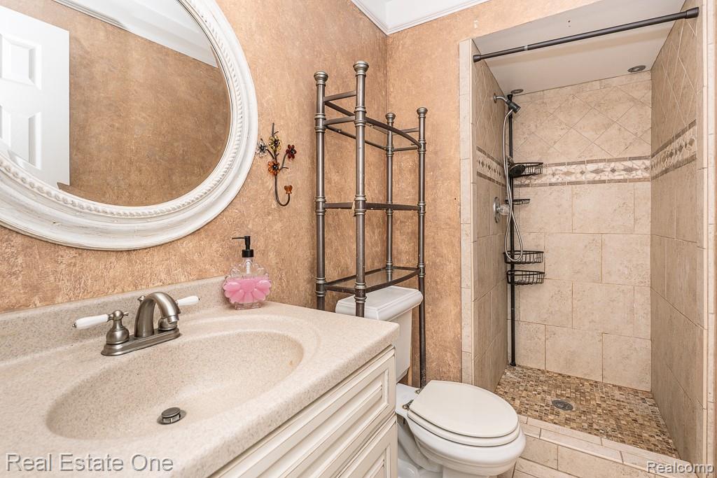 6621 Northpoint Drive, Troy, MI 48085 — Photo 39