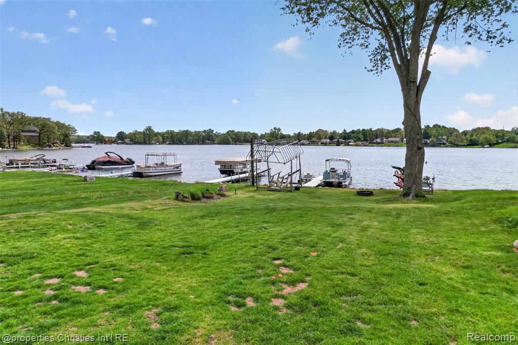 10219 Lakeside Drive, White Lake, MI — Photo 12