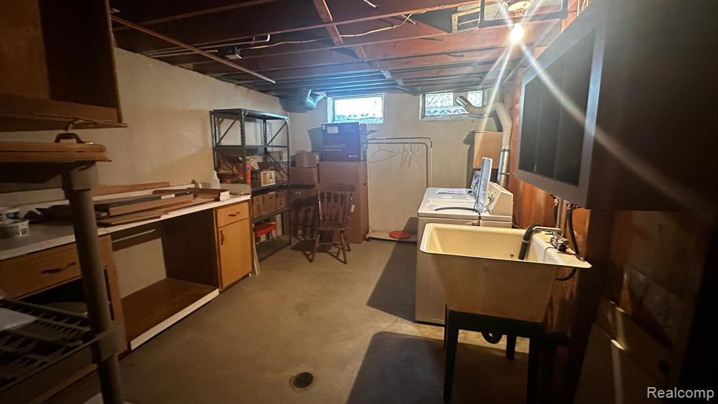 29480 HOOVER Road, Warren, MI 48093 — Photo 15
