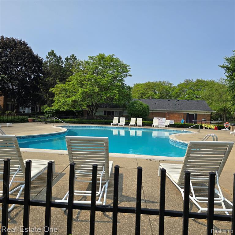 770 E Fox Hills Drive W, Bloomfield Hills, MI 48304 — Photo 48