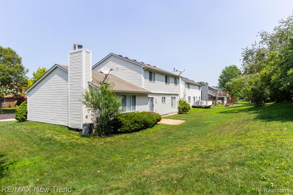 25935 Junction, Novi, MI — Photo 41