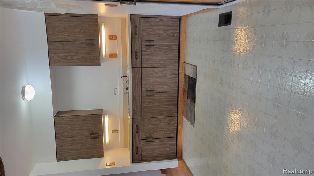 4910 Moore Street, Wayne, MI 48184 — Photo 10