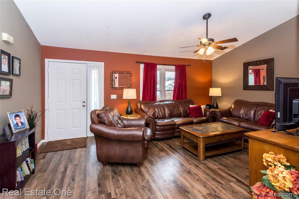 396 Princeton Drive, South Lyon, MI 48178 — Photo 4