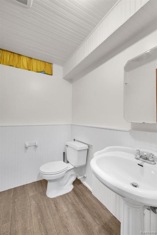 852 N Beech Daly Road, Dearborn Heights, MI 48127 — Photo 32