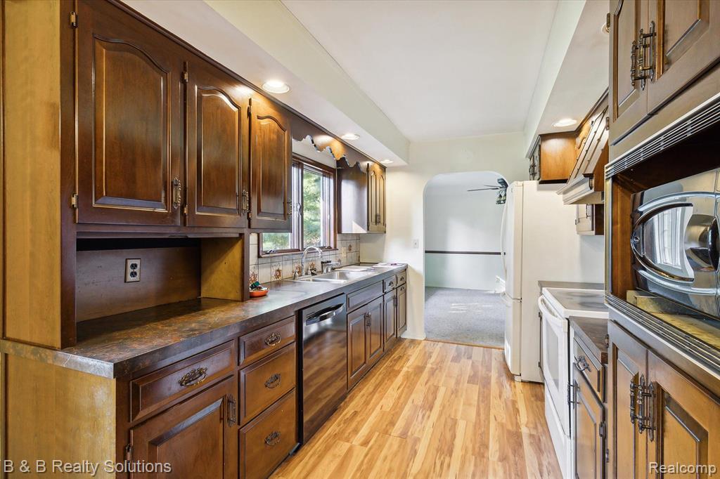 5225 LAKE PLEASANT Road, North Branch, MI 48461 — Photo 13