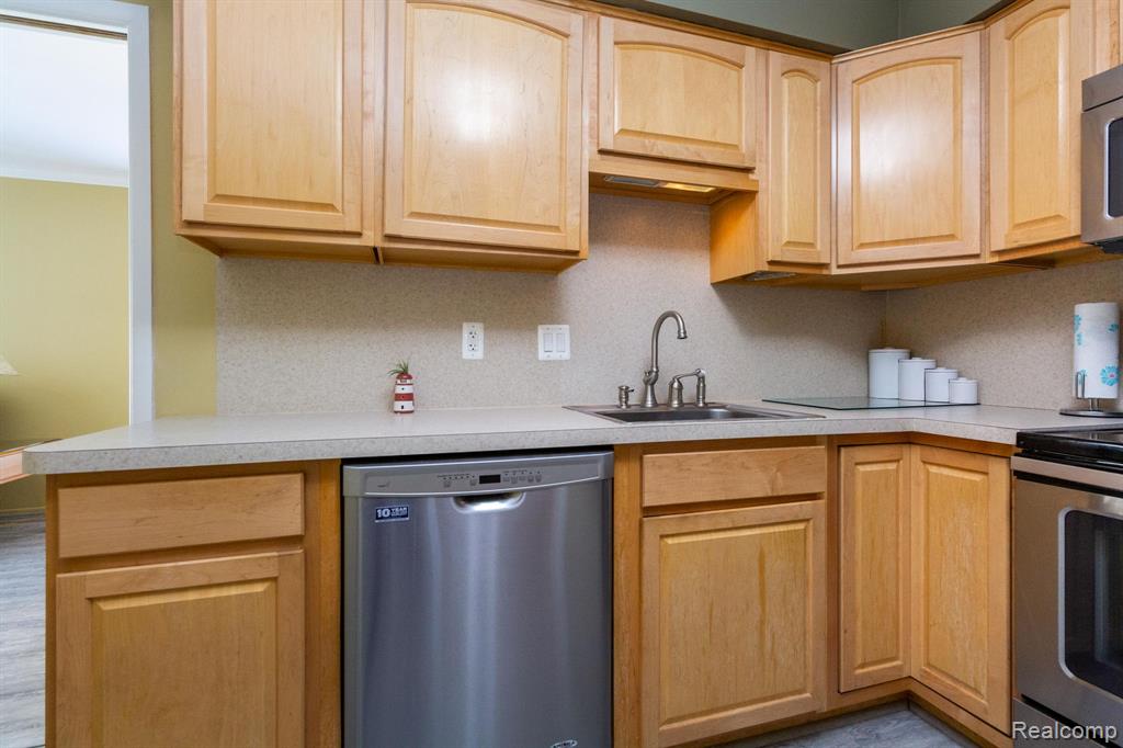 8095 Colony Drive, 23, Grosse Ile, MI 48138 — Photo 21