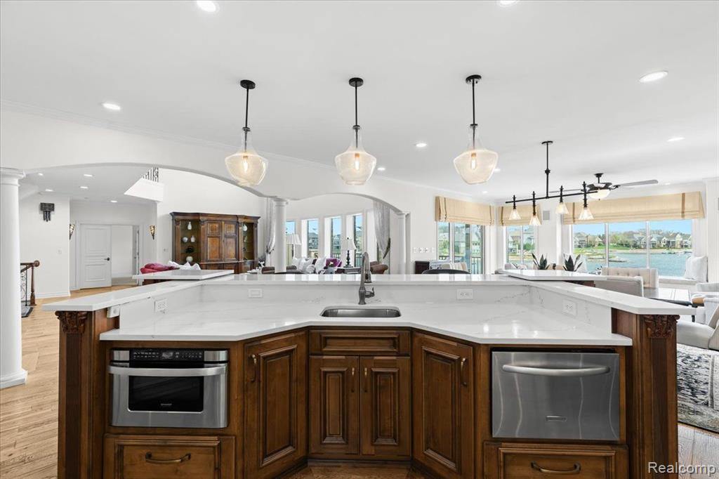 8393 BOULDER SHORES Drive, South Lyon, MI 48178 — Photo 8
