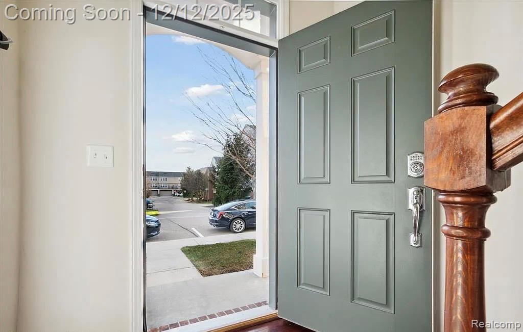 27846 Hopkins Drive, Novi, MI 48377 — Photo 4
