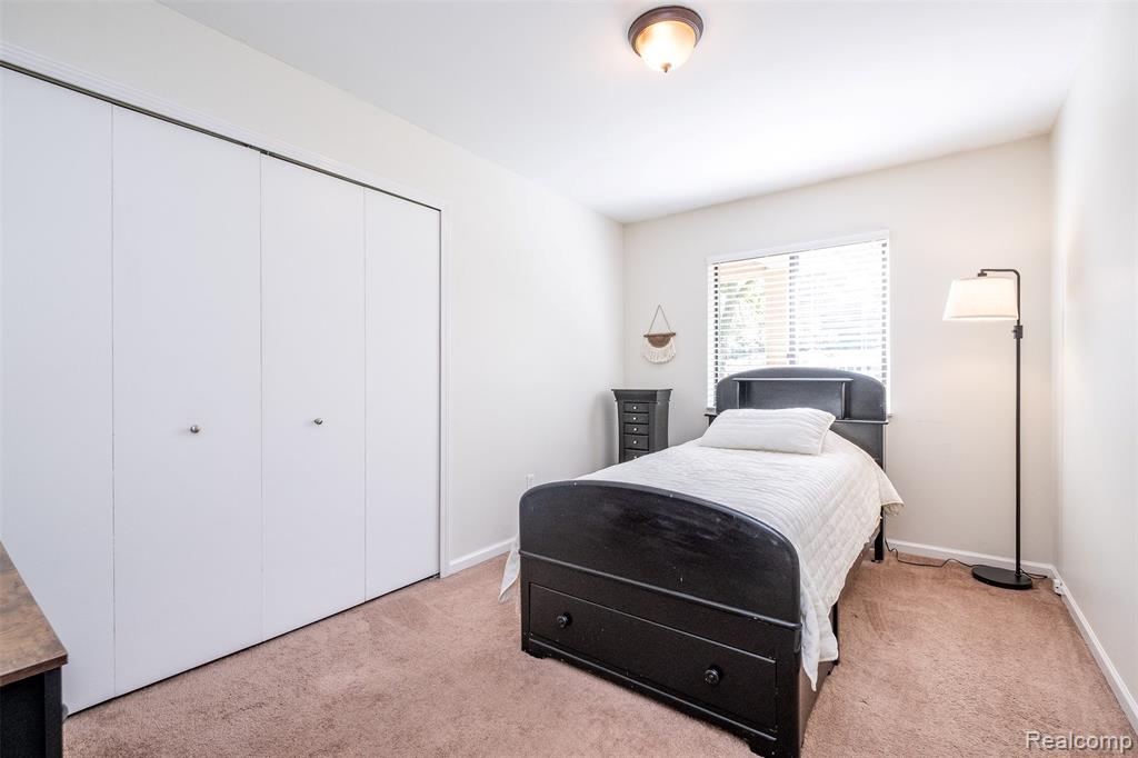 5720 Berkley Drive, Waterford, MI 48327 — Photo 15