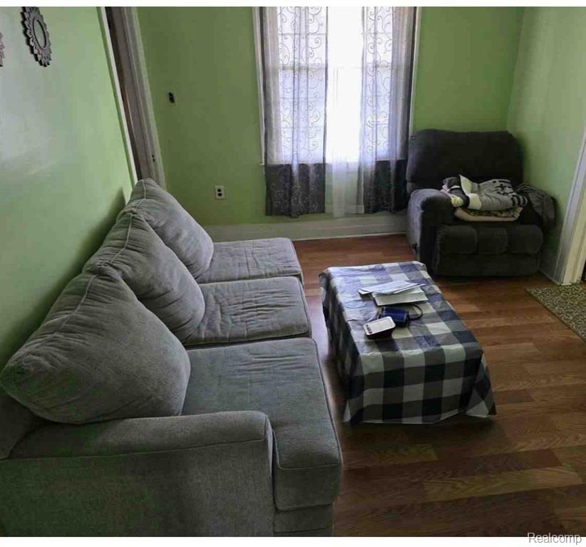 9537 CHAREST Street, Hamtramck, MI 48212 — Photo 4