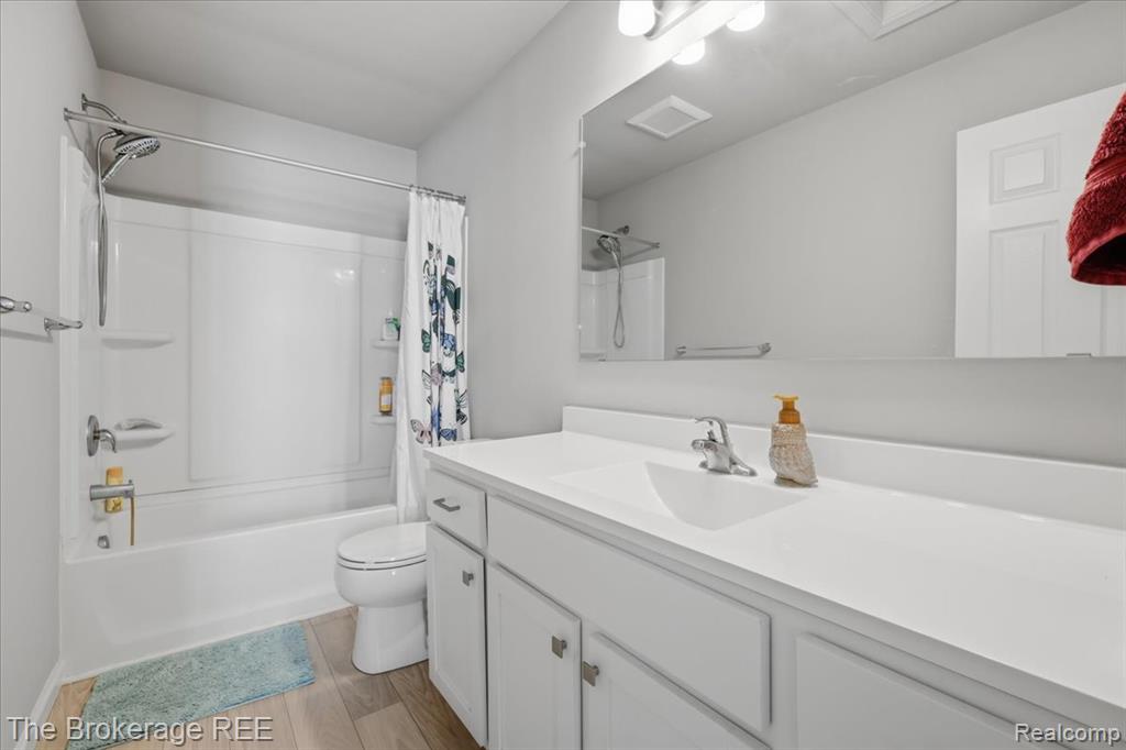 223 Creek Pointe Circle, Durand, MI 48429 — Photo 23