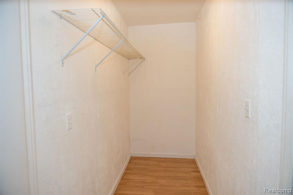 9887 W HIGGINS LAKE Drive, Roscommon, MI 48653 — Photo 33