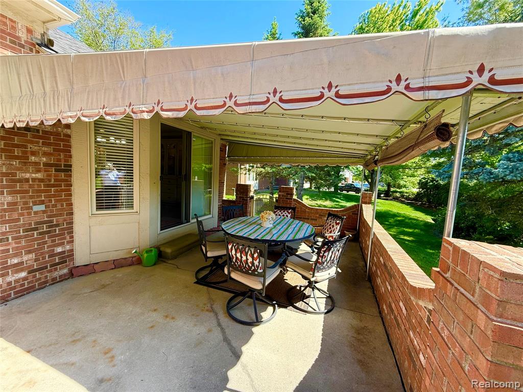 46557 Glen Pointe Drive, Utica, MI 48315 — Photo 55