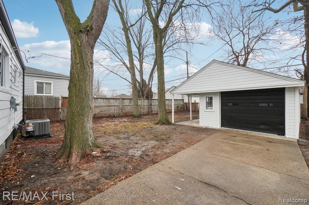 23818 Tawas Avenue, Hazel Park, MI 48030 — Photo 19