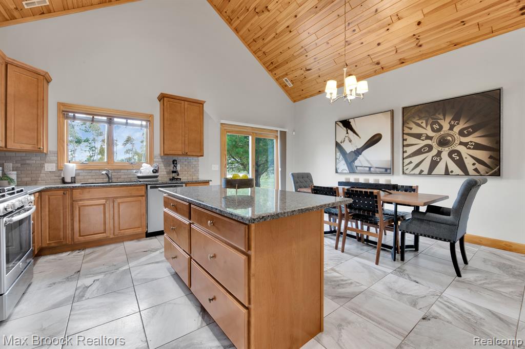 6300 HAZARD Road, Fenton, MI 48430 — Photo 8