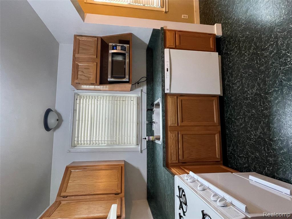 823 E 2nd Street, Royal Oak, MI 48067 — Photo 10