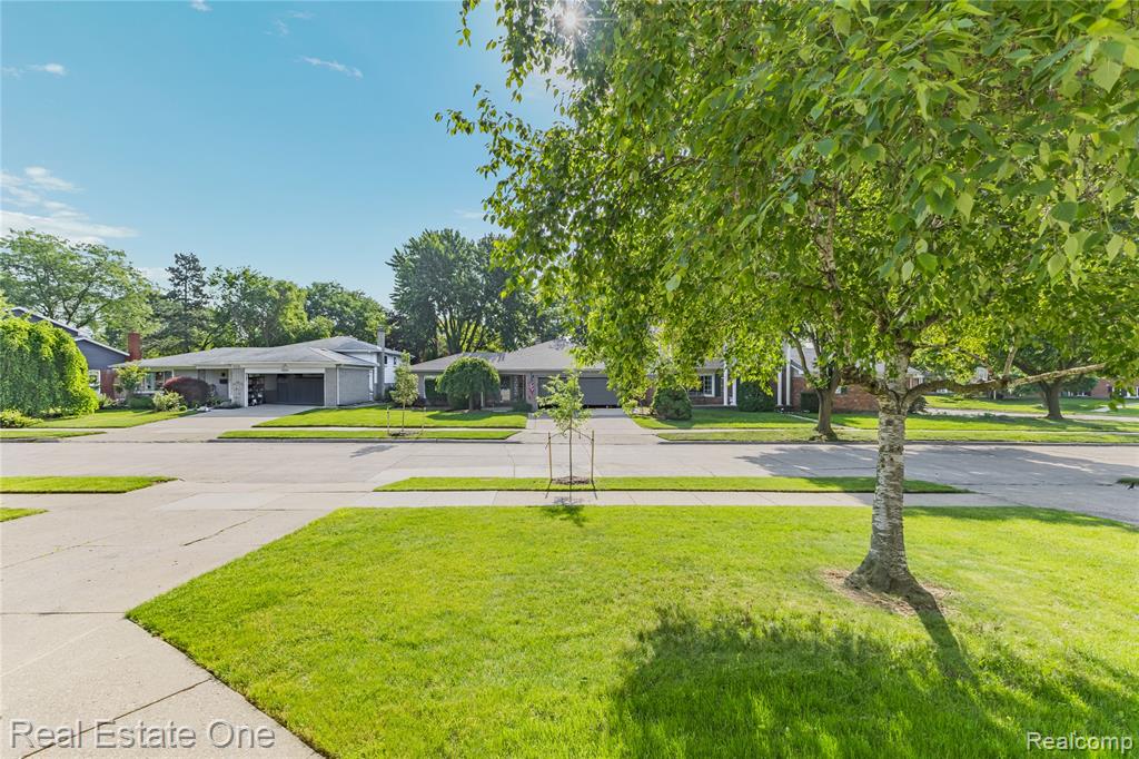 5011 Thorncroft Avenue, Royal Oak, MI 48073 — Photo 53