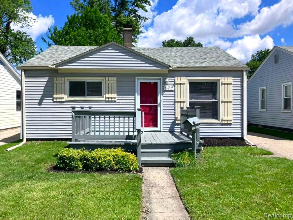 577 E HUDSON Avenue, Madison Heights, MI 48071 — Photo 2